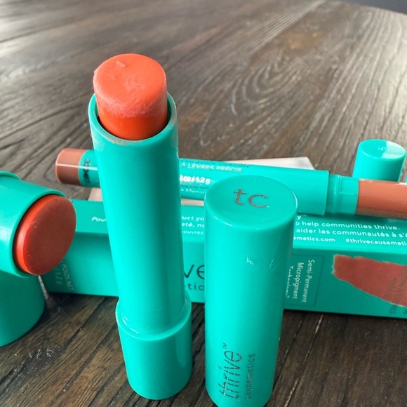 Thrive Cosmetics - Picture 4 of 6